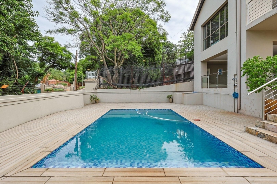 6 Bedroom Property for Sale in Waterkloof Gauteng