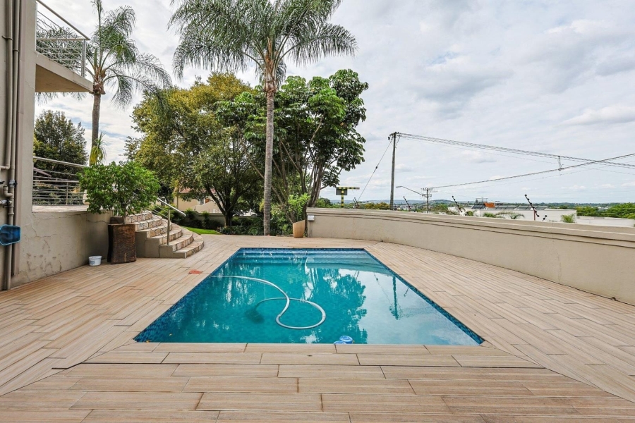 6 Bedroom Property for Sale in Waterkloof Gauteng