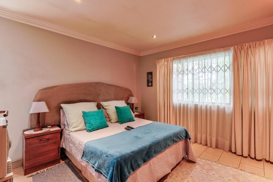 6 Bedroom Property for Sale in Waterkloof Gauteng