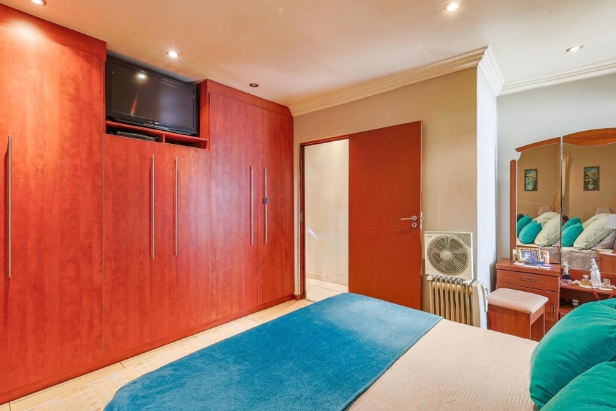 6 Bedroom Property for Sale in Waterkloof Gauteng