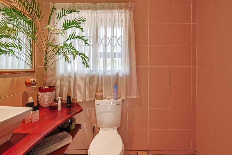 6 Bedroom Property for Sale in Waterkloof Gauteng