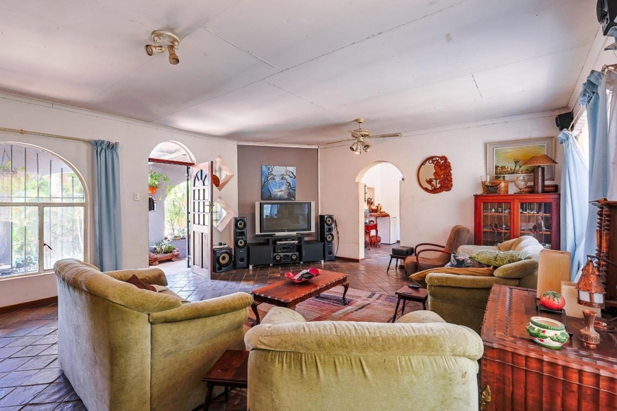 7 Bedroom Property for Sale in Waterkloof Ridge Gauteng