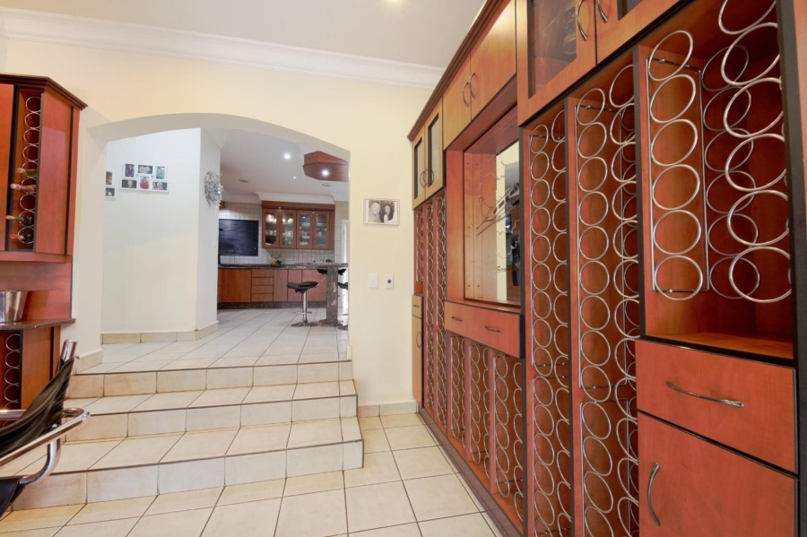4 Bedroom Property for Sale in Woodhill Estate Gauteng