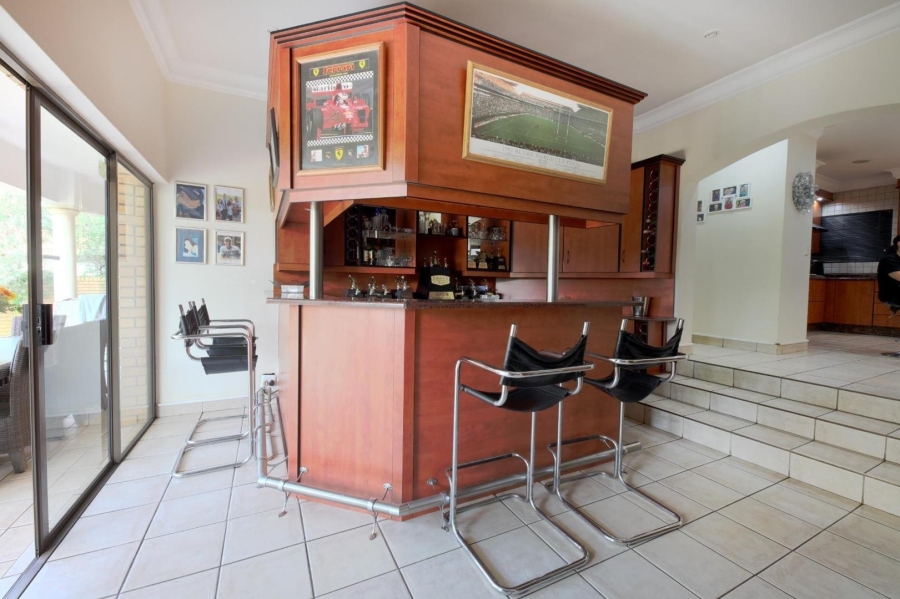 4 Bedroom Property for Sale in Woodhill Estate Gauteng