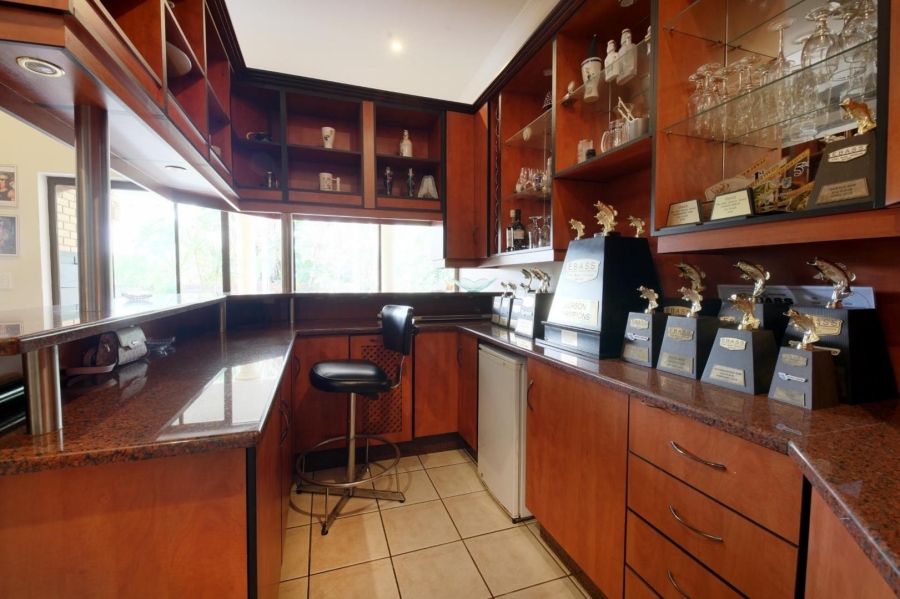 4 Bedroom Property for Sale in Woodhill Estate Gauteng