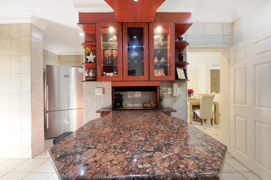 4 Bedroom Property for Sale in Woodhill Estate Gauteng