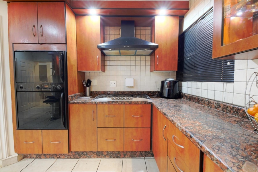 4 Bedroom Property for Sale in Woodhill Estate Gauteng