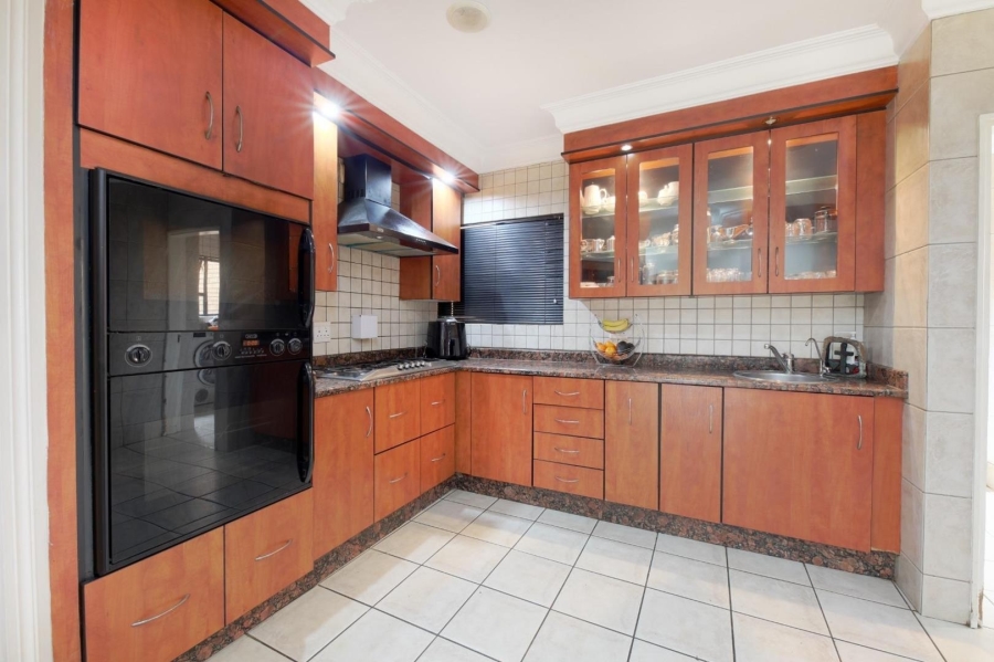 4 Bedroom Property for Sale in Woodhill Estate Gauteng