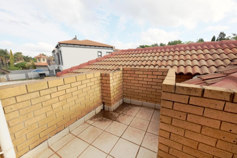 4 Bedroom Property for Sale in Woodhill Estate Gauteng
