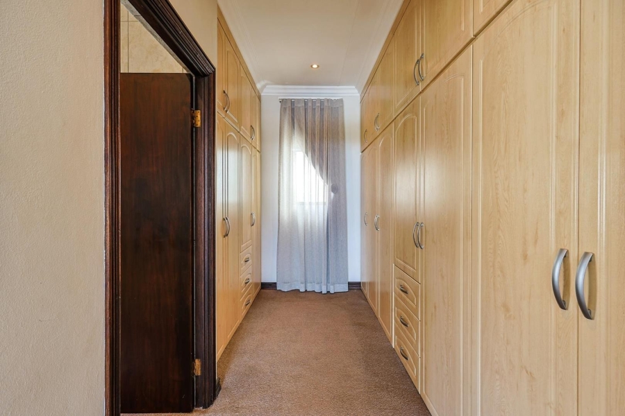 4 Bedroom Property for Sale in Waterkloof Ridge Gauteng