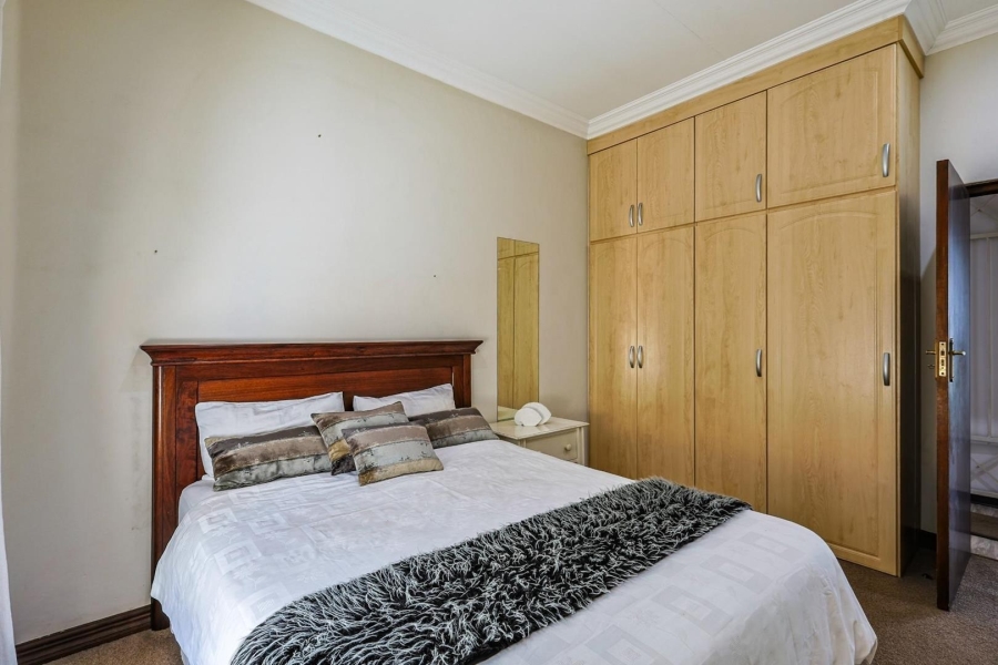 4 Bedroom Property for Sale in Waterkloof Ridge Gauteng