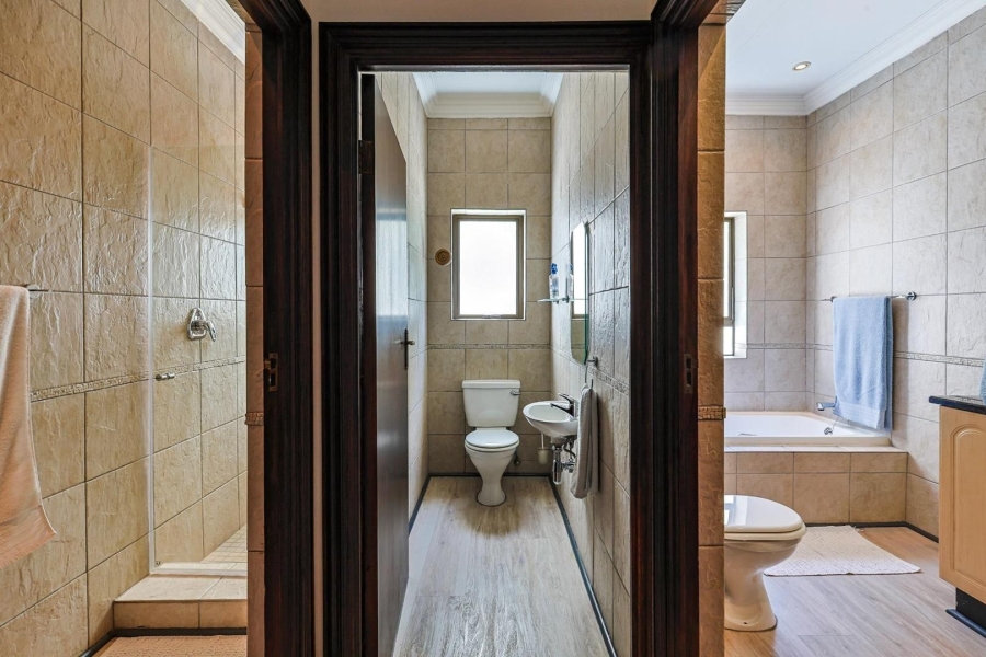 4 Bedroom Property for Sale in Waterkloof Ridge Gauteng