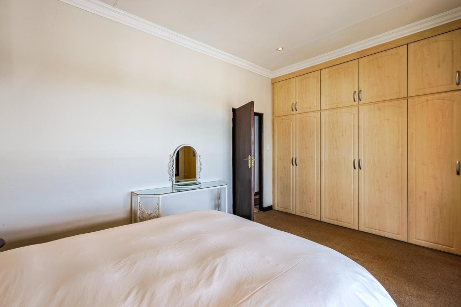 4 Bedroom Property for Sale in Waterkloof Ridge Gauteng