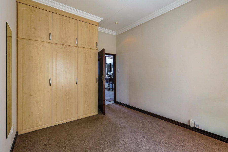 4 Bedroom Property for Sale in Waterkloof Ridge Gauteng