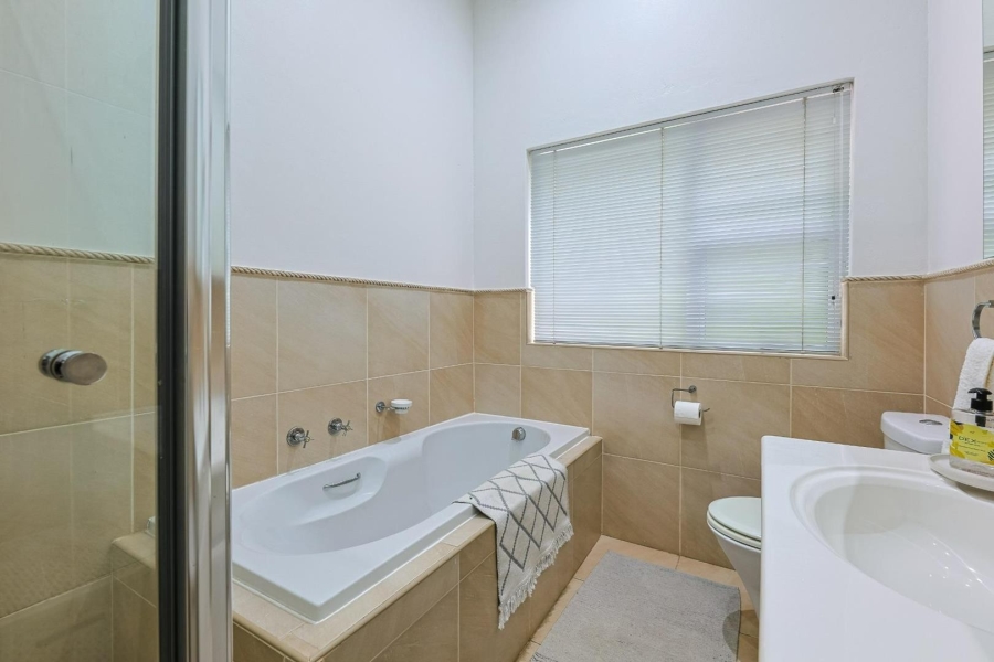 4 Bedroom Property for Sale in Wapadrand Gauteng