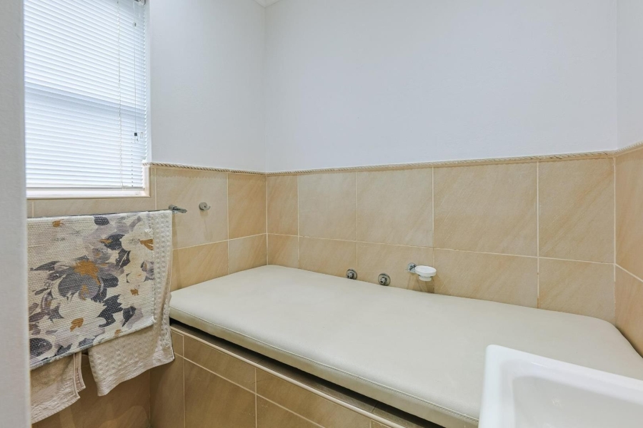 4 Bedroom Property for Sale in Wapadrand Gauteng