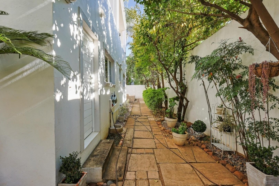 4 Bedroom Property for Sale in Wapadrand Gauteng