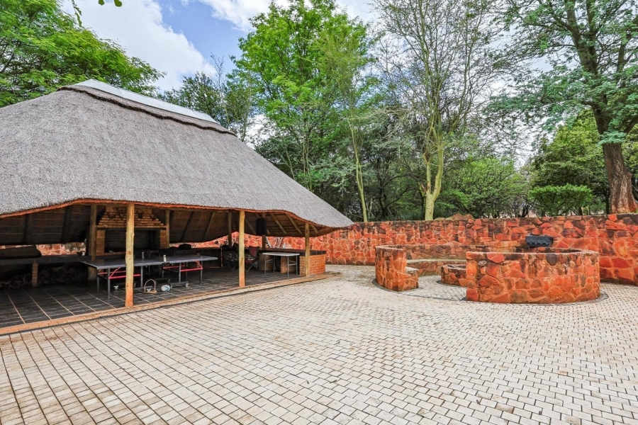 5 Bedroom Property for Sale in Mooikloof Equestrian Estate Gauteng