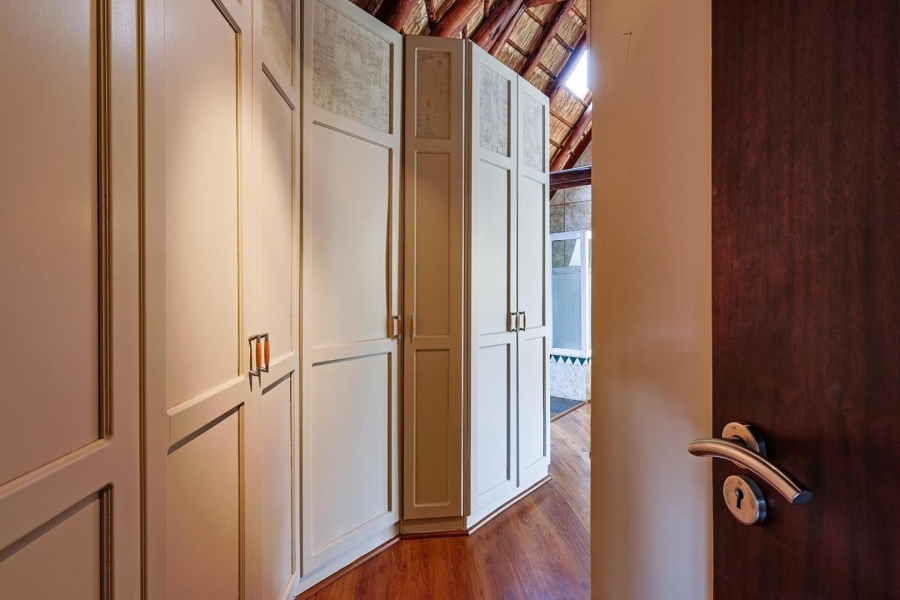 5 Bedroom Property for Sale in Mooikloof Equestrian Estate Gauteng