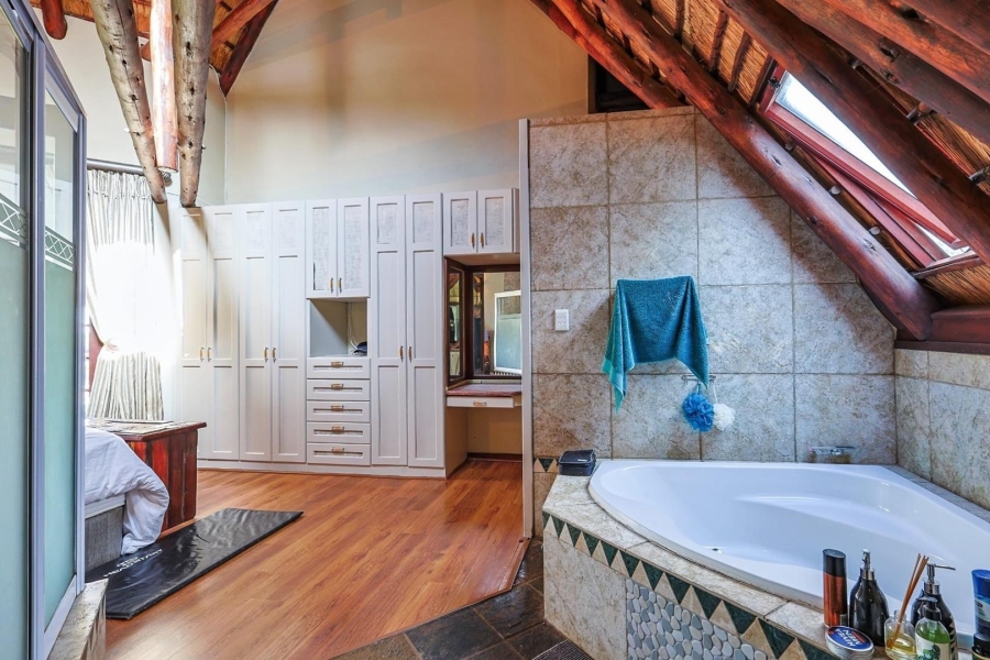 5 Bedroom Property for Sale in Mooikloof Equestrian Estate Gauteng