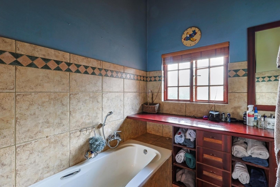 5 Bedroom Property for Sale in Mooikloof Equestrian Estate Gauteng