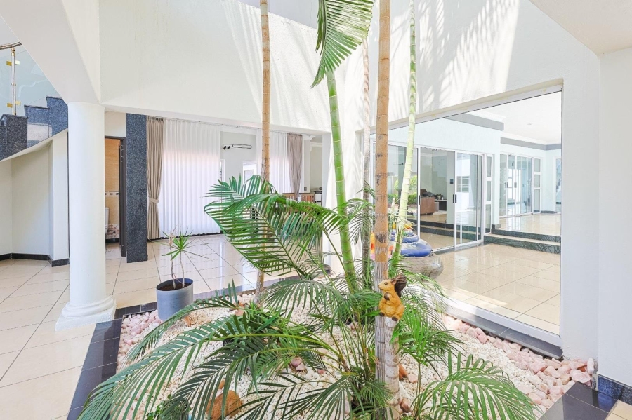 To Let 6 Bedroom Property for Rent in Silver Lakes Gauteng