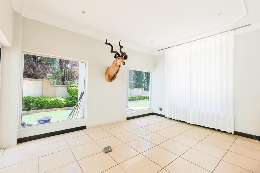 To Let 6 Bedroom Property for Rent in Silver Lakes Gauteng