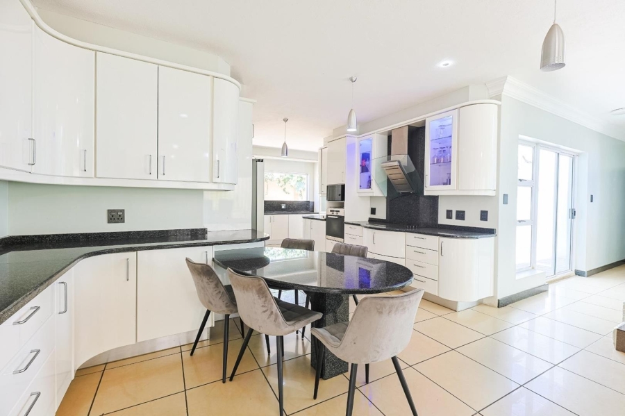 To Let 6 Bedroom Property for Rent in Silver Lakes Gauteng