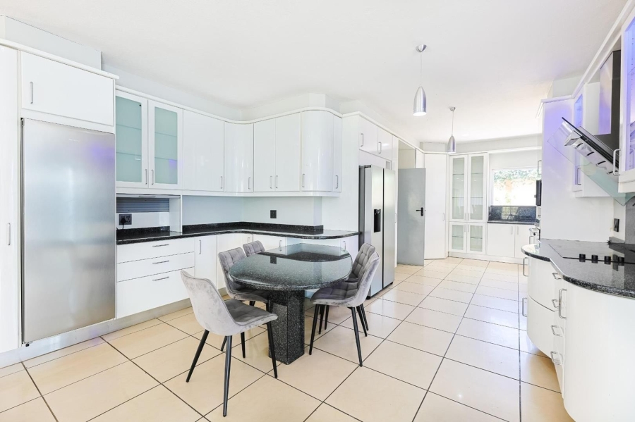 To Let 6 Bedroom Property for Rent in Silver Lakes Gauteng