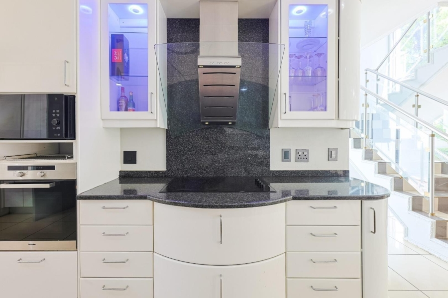 To Let 6 Bedroom Property for Rent in Silver Lakes Gauteng