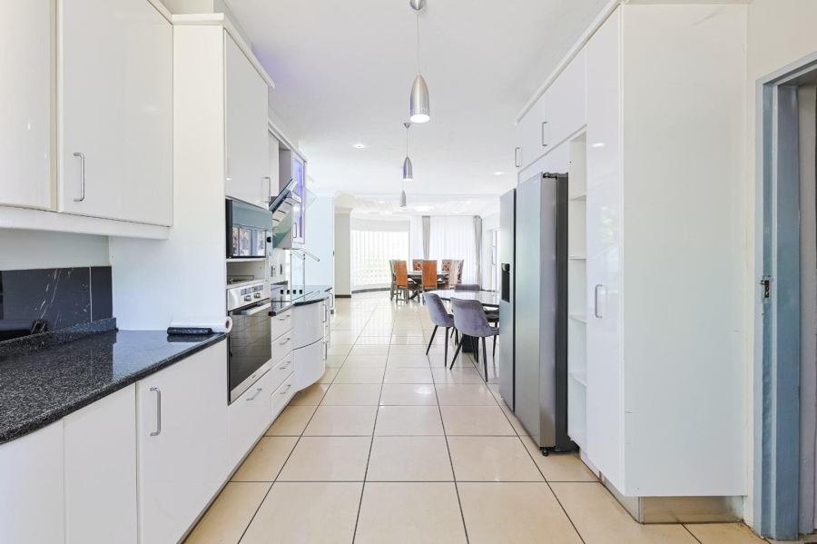 To Let 6 Bedroom Property for Rent in Silver Lakes Gauteng