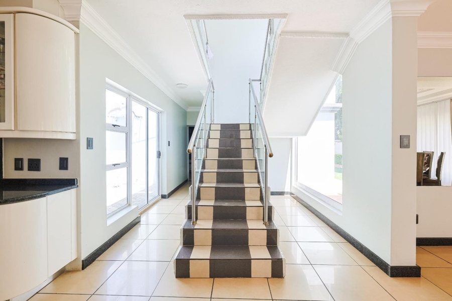 To Let 6 Bedroom Property for Rent in Silver Lakes Gauteng