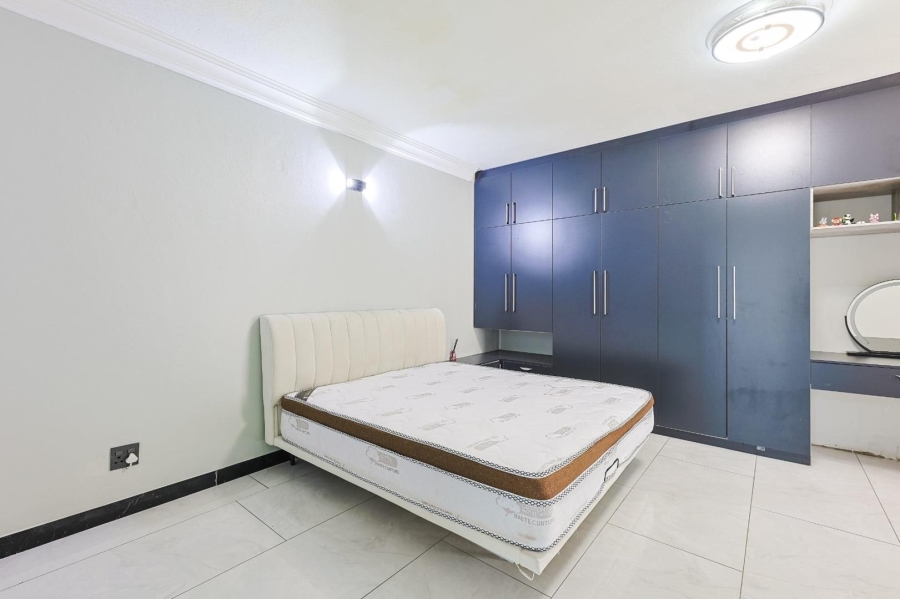 To Let 6 Bedroom Property for Rent in Silver Lakes Gauteng