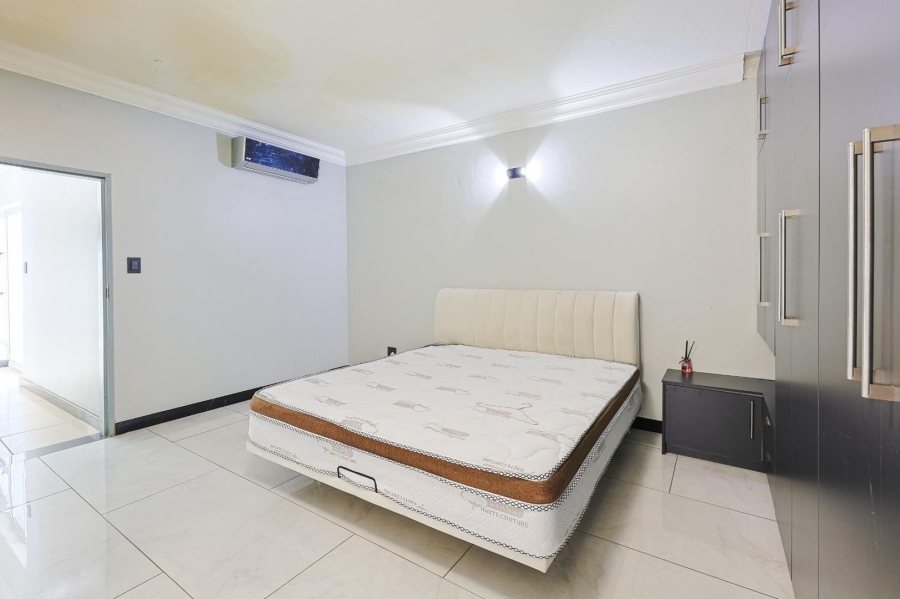 To Let 6 Bedroom Property for Rent in Silver Lakes Gauteng