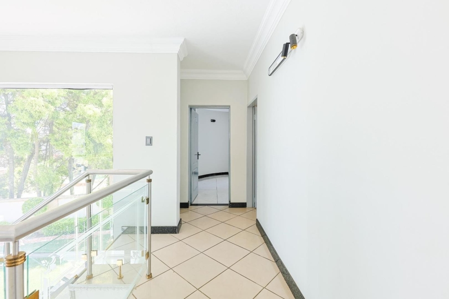 To Let 6 Bedroom Property for Rent in Silver Lakes Gauteng