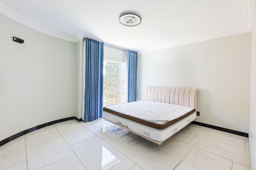 To Let 6 Bedroom Property for Rent in Silver Lakes Gauteng