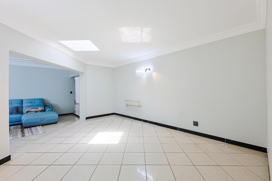 To Let 6 Bedroom Property for Rent in Silver Lakes Gauteng