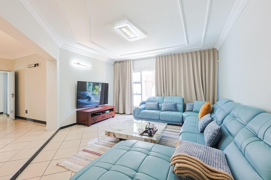 To Let 6 Bedroom Property for Rent in Silver Lakes Gauteng