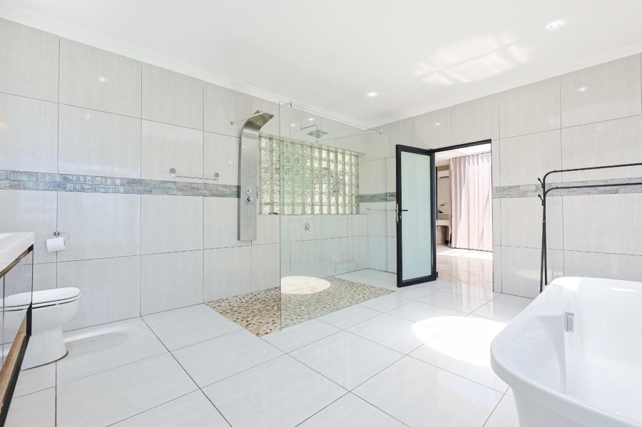 To Let 6 Bedroom Property for Rent in Silver Lakes Gauteng