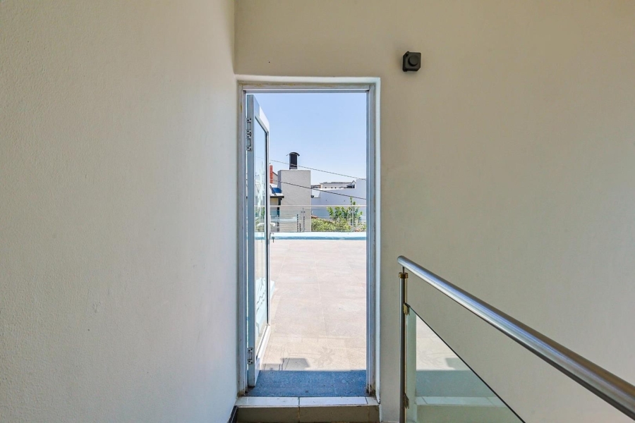 To Let 6 Bedroom Property for Rent in Silver Lakes Gauteng