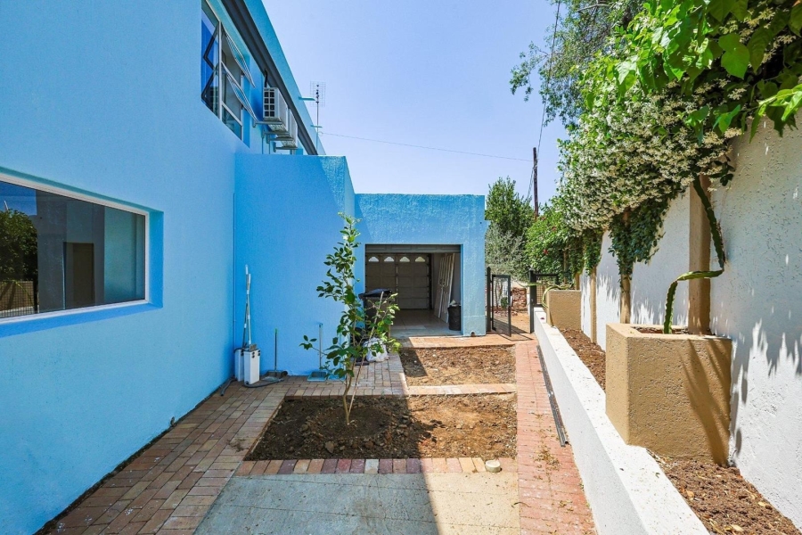 To Let 6 Bedroom Property for Rent in Silver Lakes Gauteng