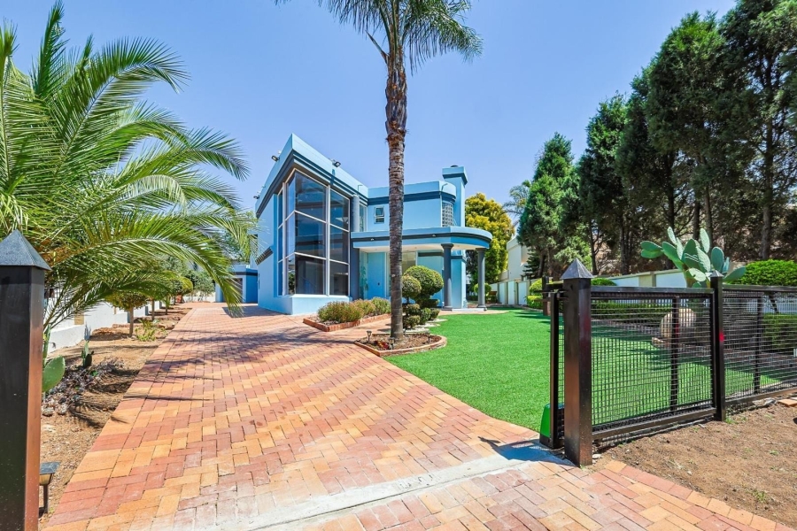 To Let 6 Bedroom Property for Rent in Silver Lakes Gauteng