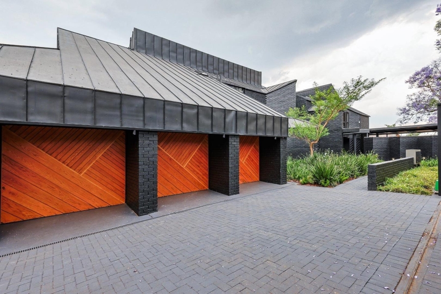 6 Bedroom Property for Sale in Waterkloof Gauteng