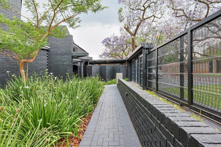 6 Bedroom Property for Sale in Waterkloof Gauteng