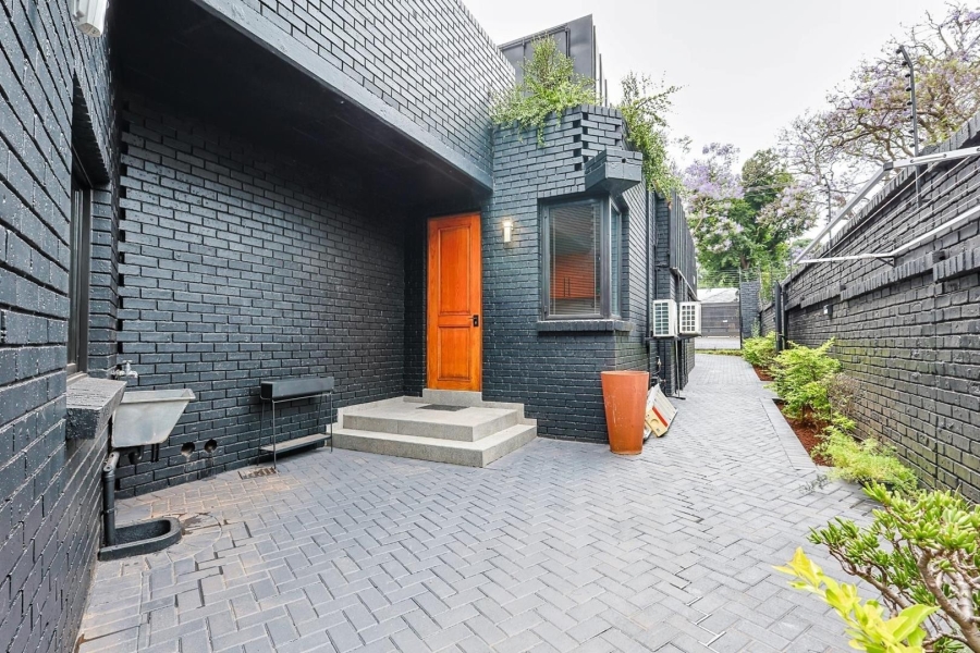 6 Bedroom Property for Sale in Waterkloof Gauteng