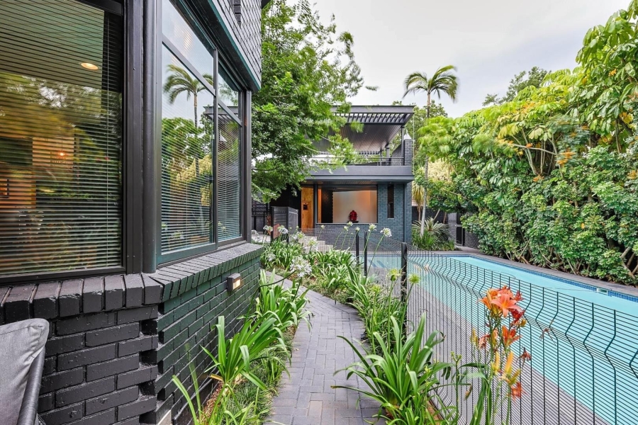 6 Bedroom Property for Sale in Waterkloof Gauteng