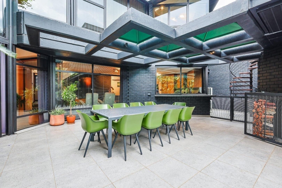 6 Bedroom Property for Sale in Waterkloof Gauteng