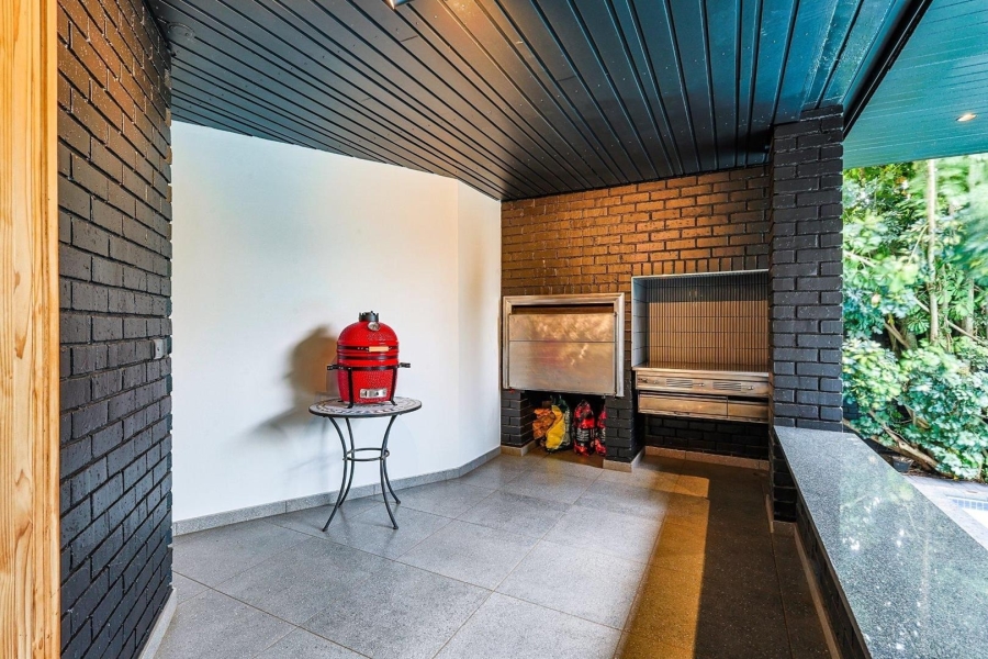 6 Bedroom Property for Sale in Waterkloof Gauteng