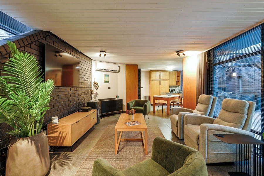 6 Bedroom Property for Sale in Waterkloof Gauteng