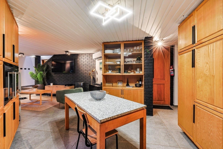 6 Bedroom Property for Sale in Waterkloof Gauteng